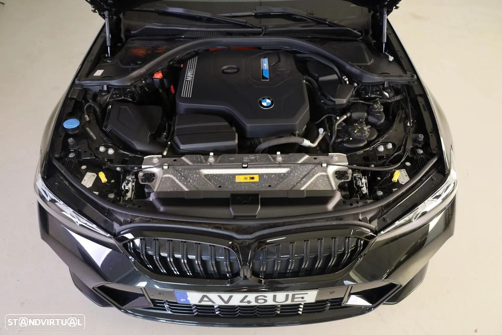BMW 330 e Pack Desportivo M Auto - 10