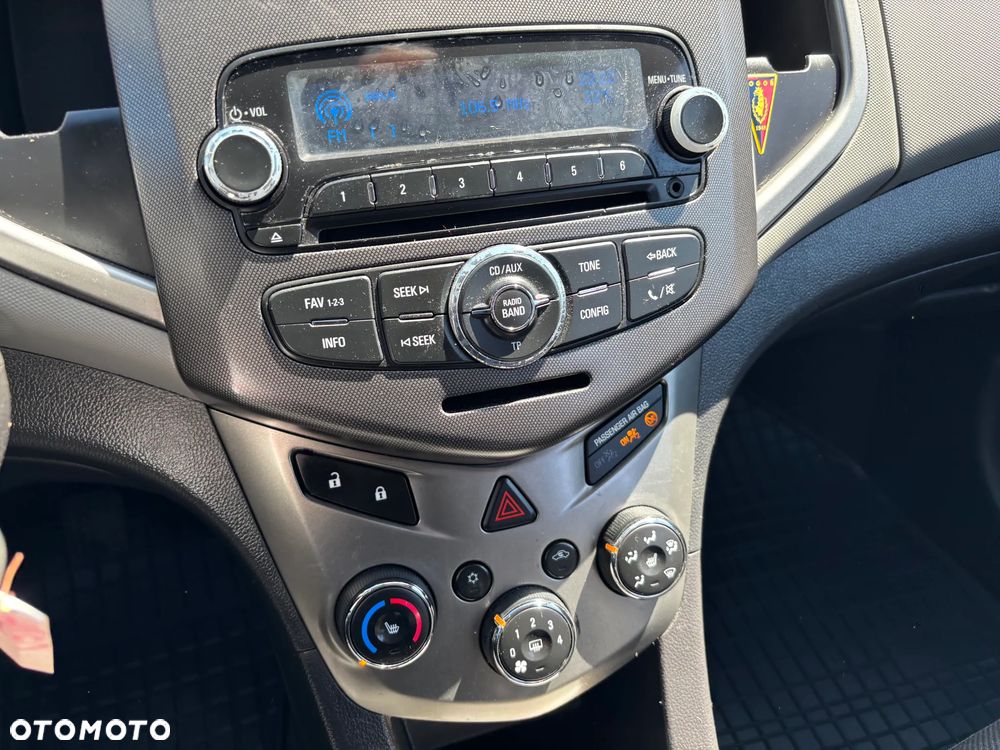 Chevrolet Aveo 1.6 LTZ - 15
