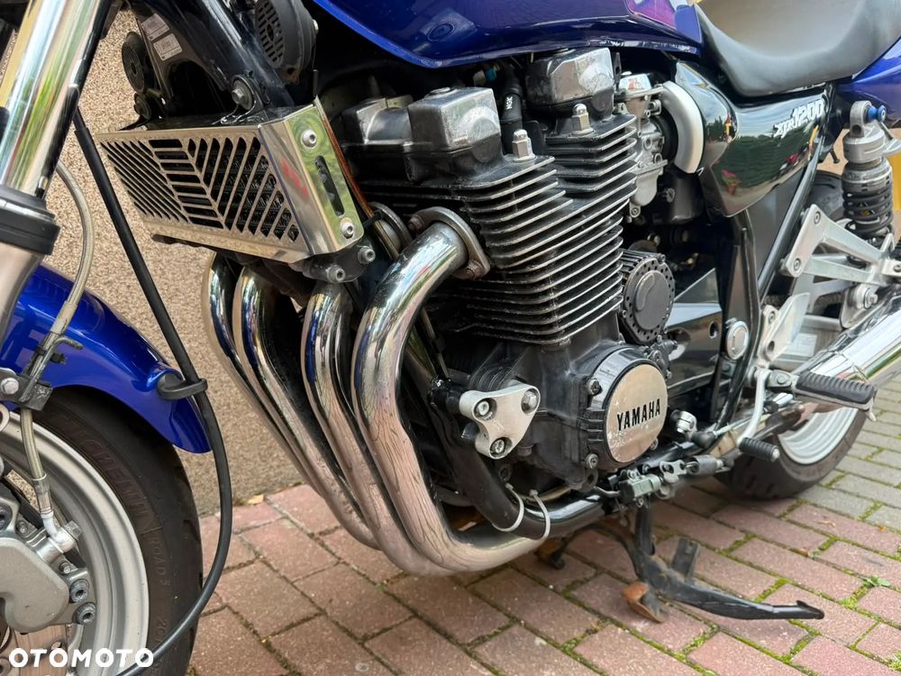 Yamaha XJR - 21