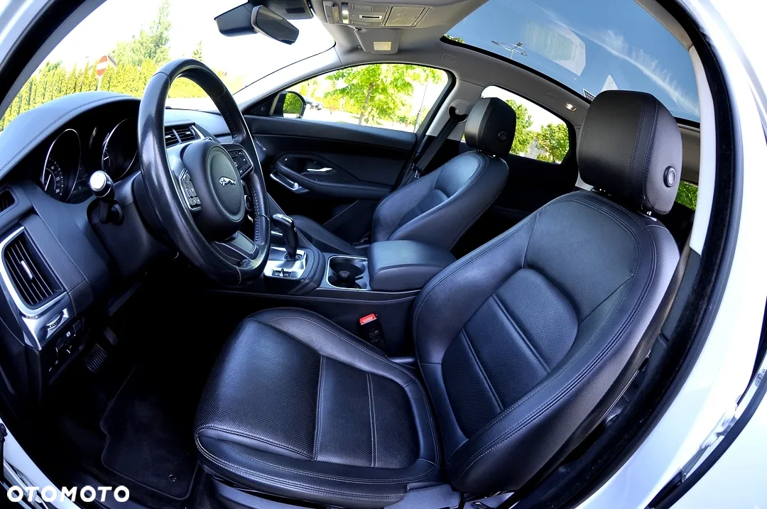 Jaguar E-Pace 2.0 i4D AWD S - 22