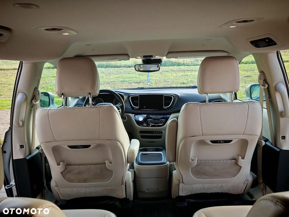 Chrysler Pacifica - 22