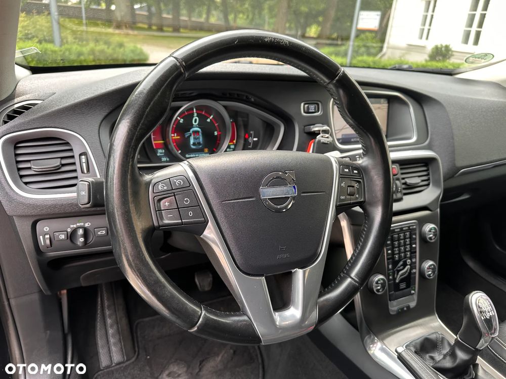 Volvo V40 D2 Summum - 28