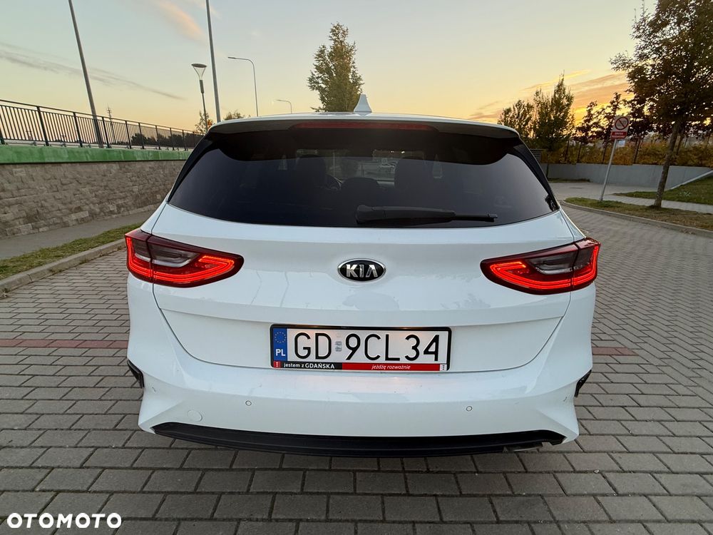 Kia Ceed - 8