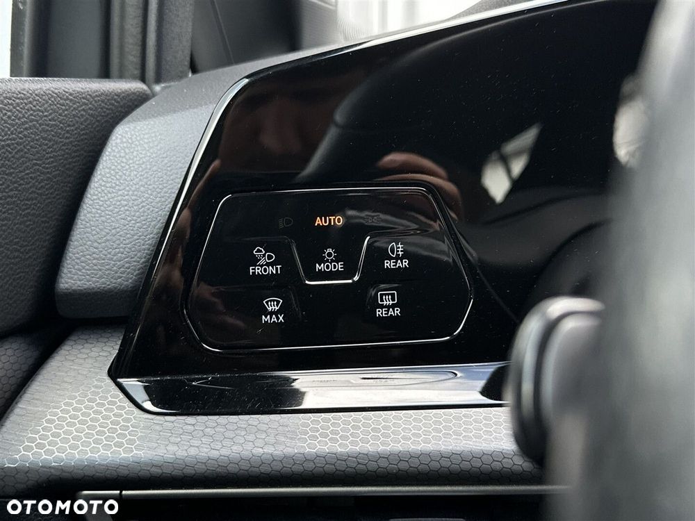 Volkswagen Golf - 18