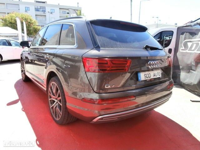 Audi Q7 - 7