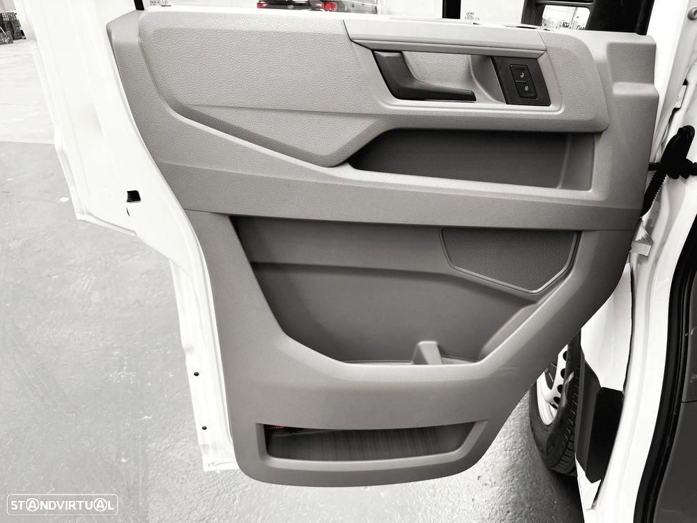 VW Crafter 35 Cargo L4H3 - 9