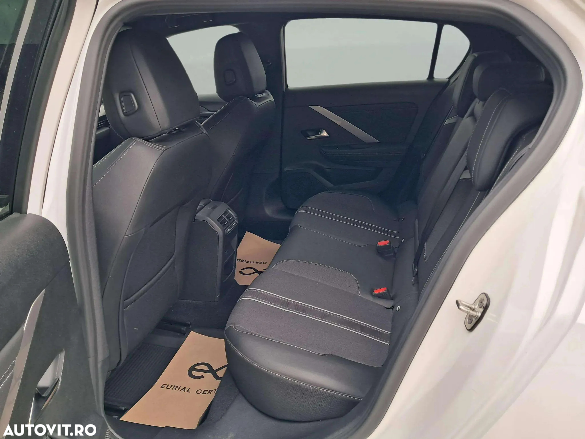 Opel Astra 1.5L Start/Stop AT8 GS - 12