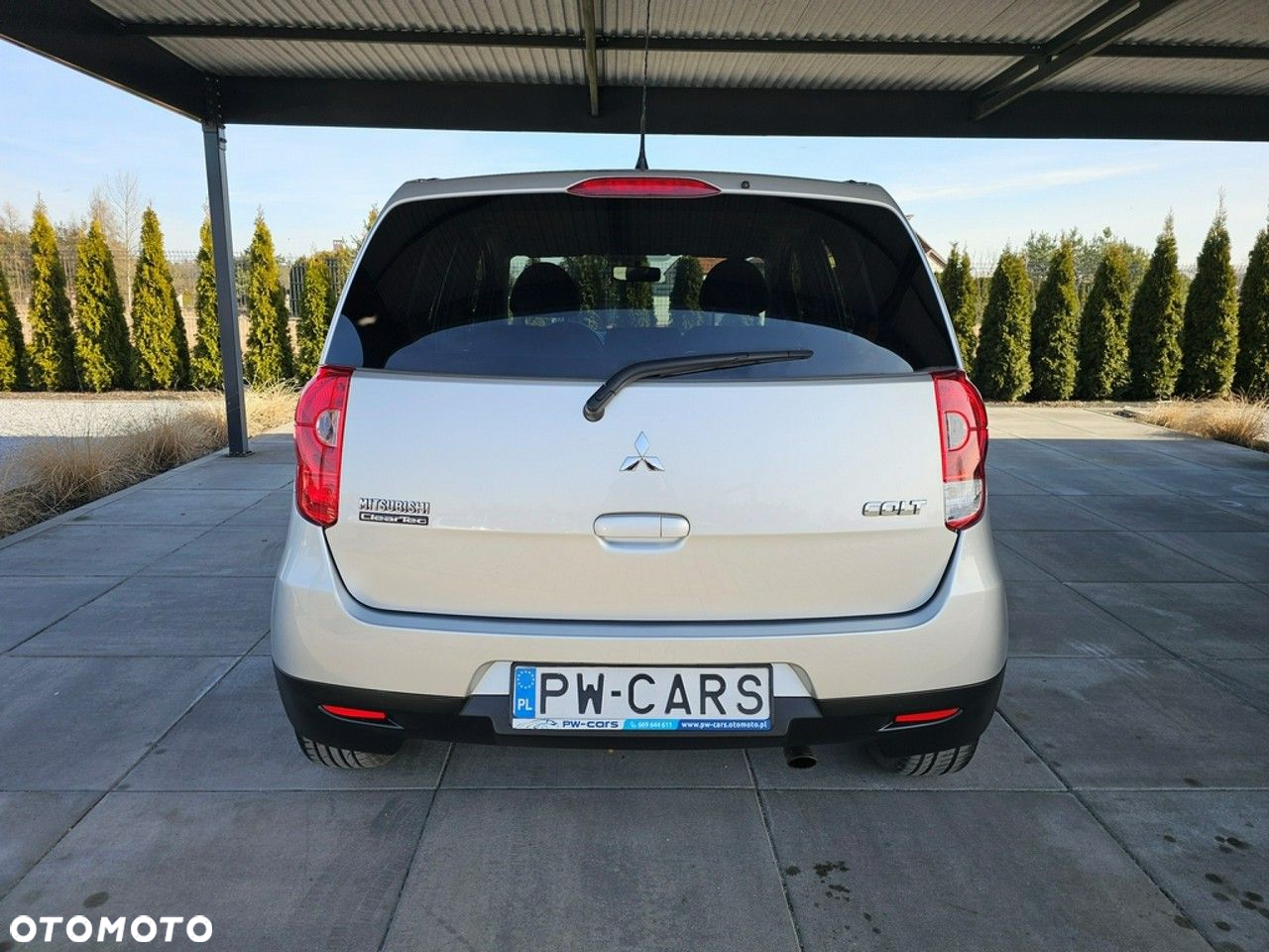 Mitsubishi Colt - 8