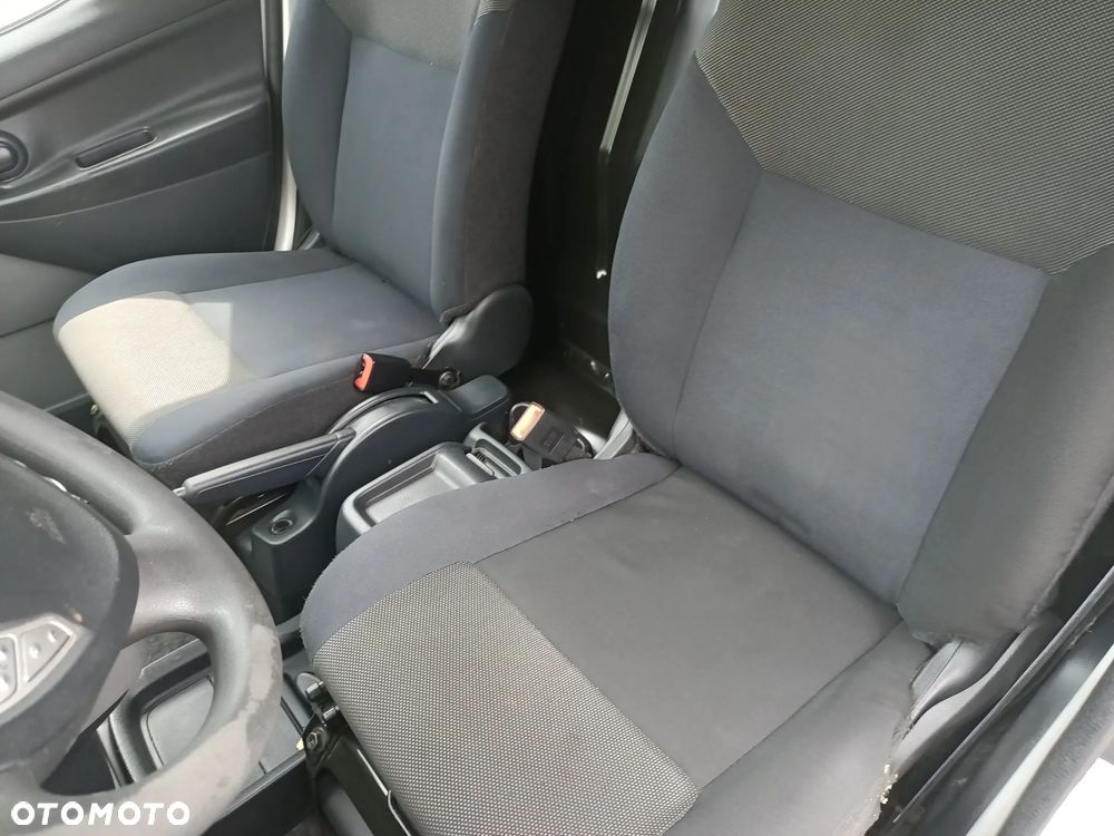 Nissan ENV 200 Maxi - 22