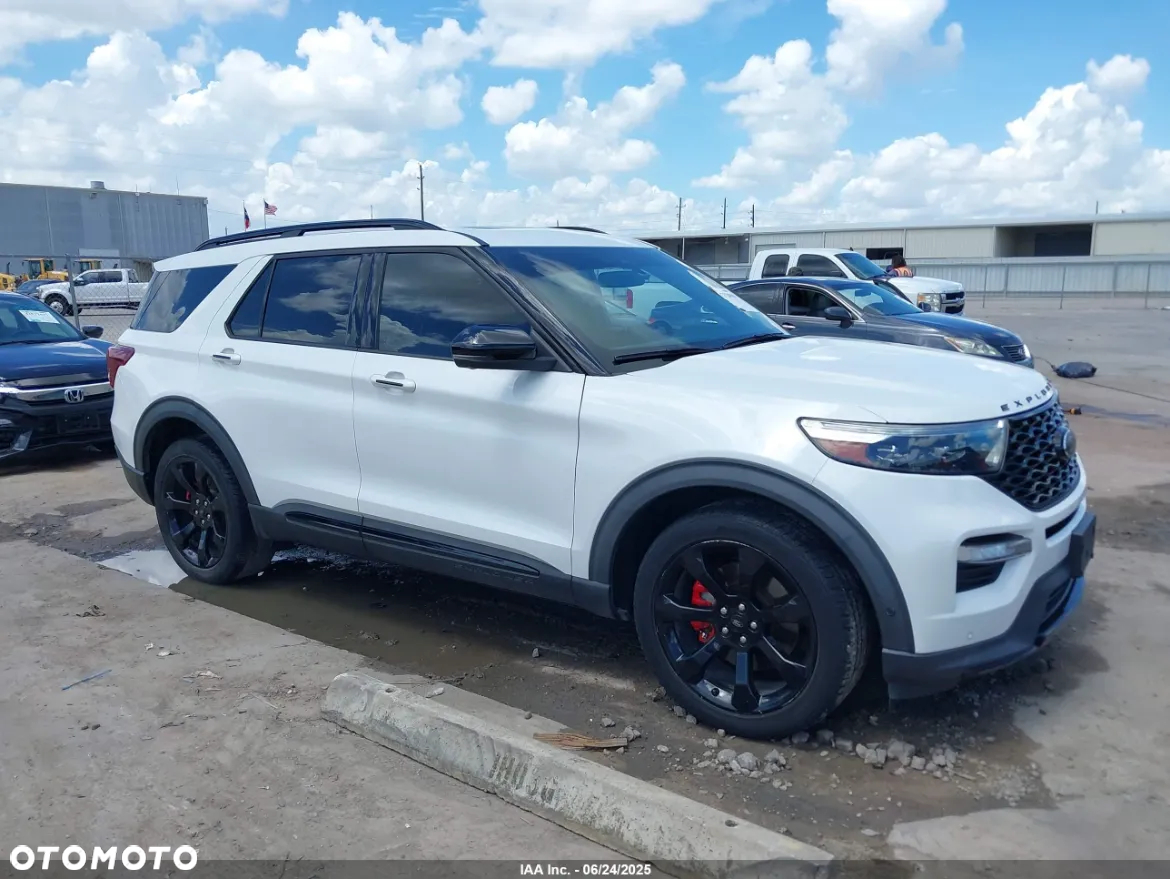Ford Explorer - 11