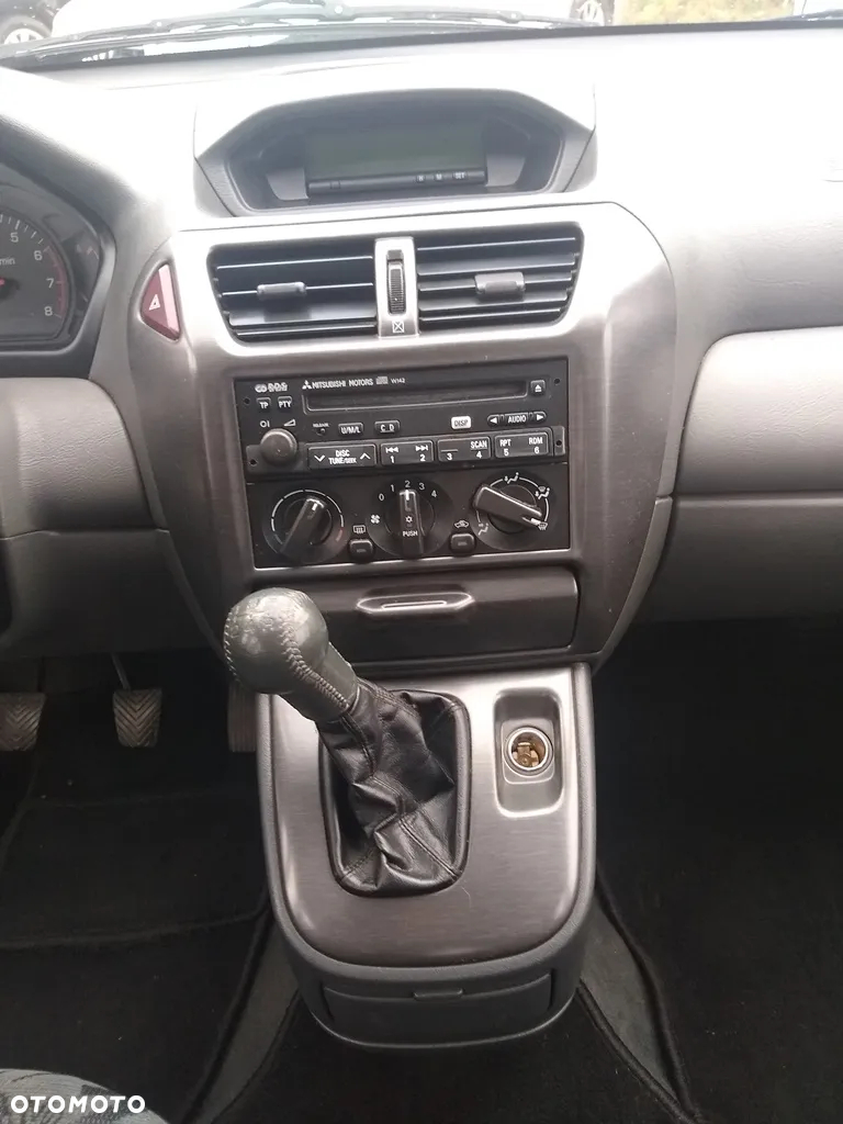 Mitsubishi Space Wagon 2.4 GDI Family - 13