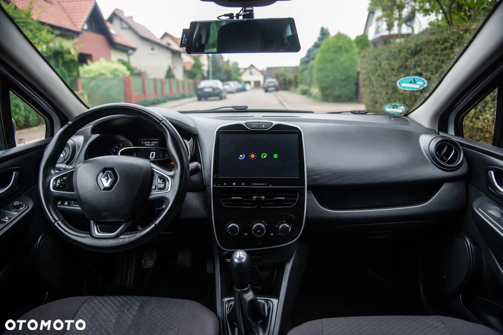 Renault Clio 1.2 16V 75 LIMITED - 29