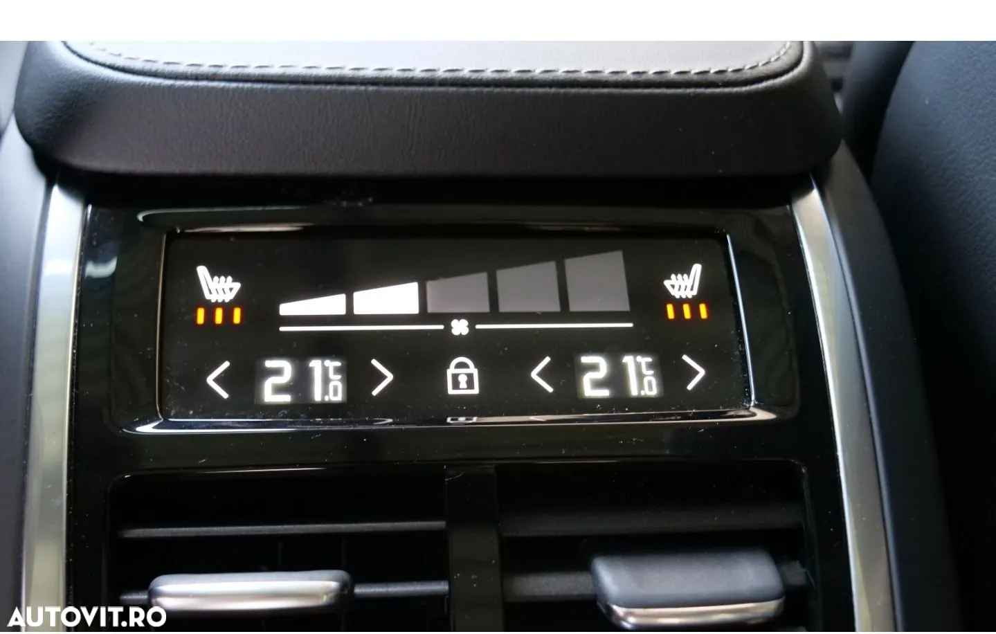Volvo XC 90 T8 AWD Plug-in Hybrid Ultra Bright - 25