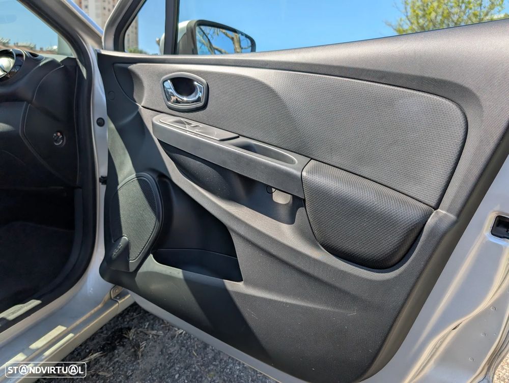 Renault Clio 0.9 TCE Dynamique S - 15