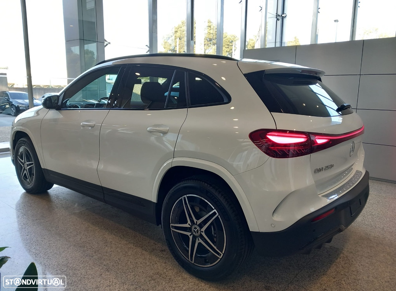 Mercedes-Benz EQA 250+ AMG Line - 3