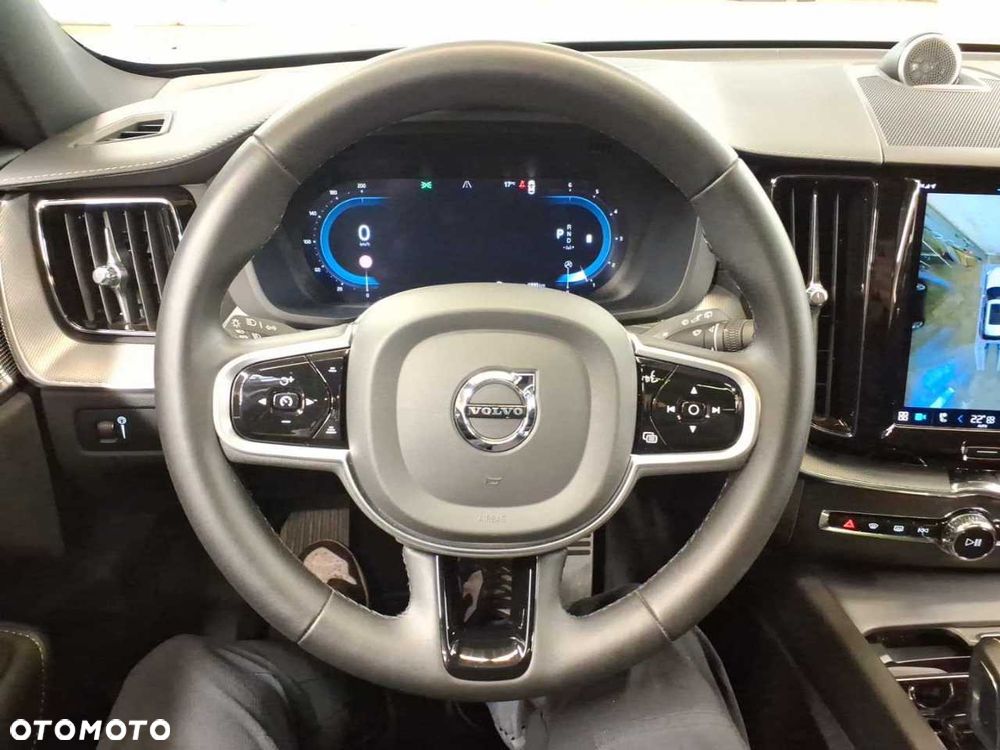 Volvo XC 60 B5 D AWD Ultimate Dark - 9