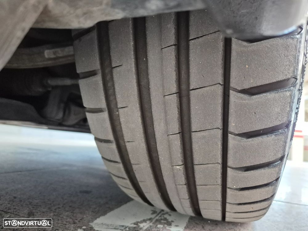 BMW 330 e Pack Desportivo M Pro Auto - 10