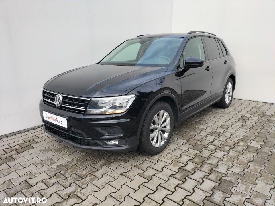 Volkswagen Tiguan - 1