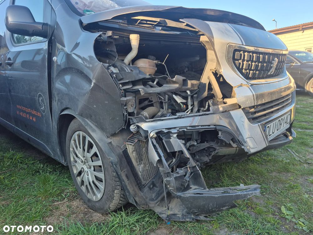 Peugeot Traveller - 12