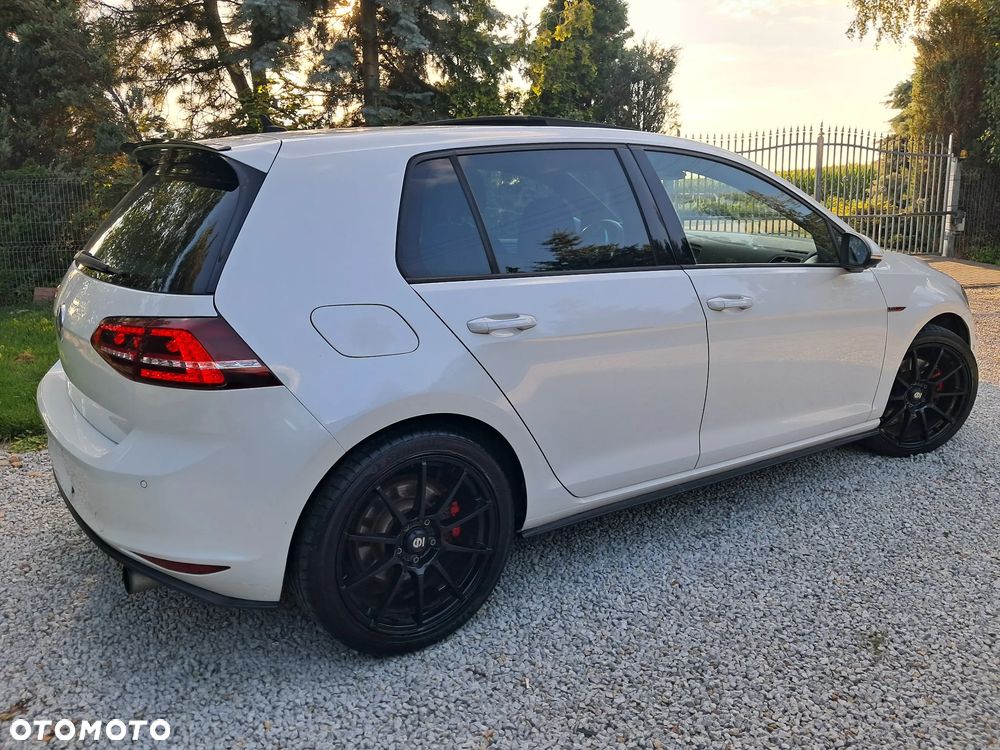 Volkswagen Golf - 4