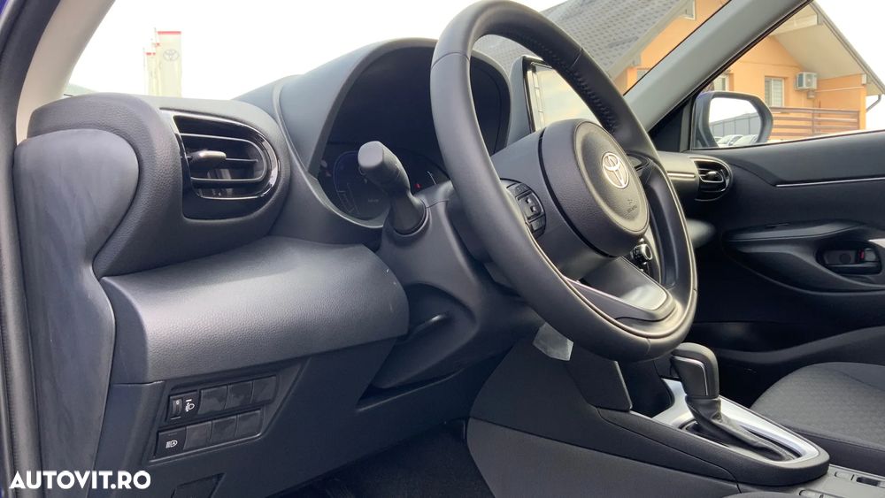 Toyota Yaris - 8
