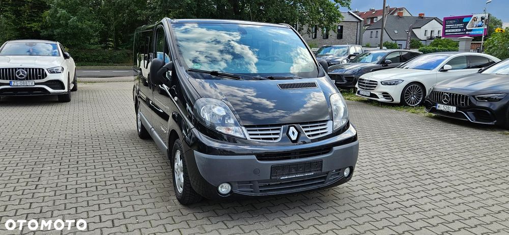 Renault Trafic 2.0 dCi 115 FAP Passenger Black Edition - 2