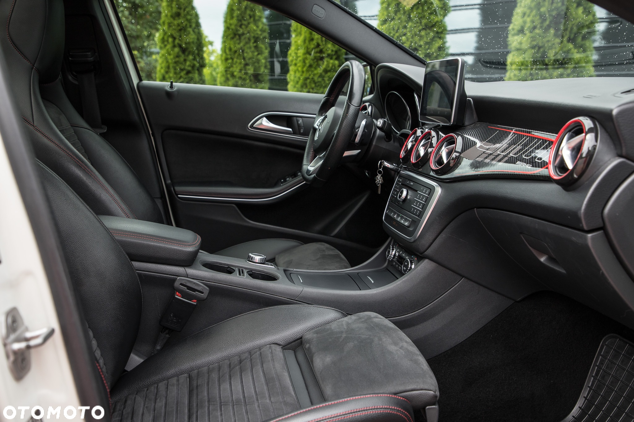 Mercedes-Benz GLA 200 7G-DCT AMG Line - 30