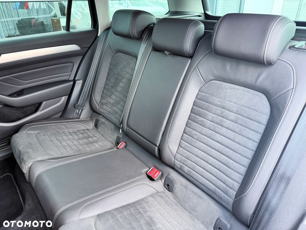 Volkswagen Passat Variant 2.0 TSI Elegance DSG - 30