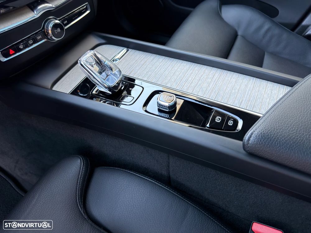 Volvo XC 60 2.0 T6 PHEV Inscription AWD - 32