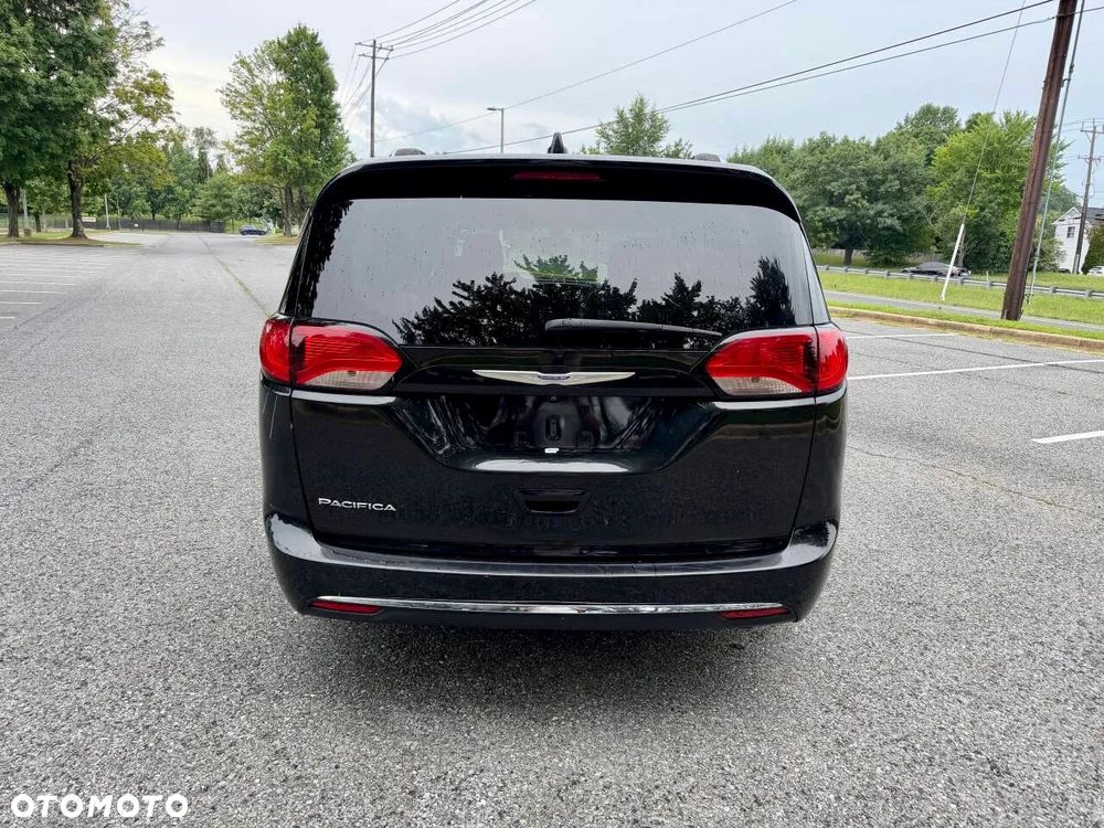 Chrysler Pacifica - 8