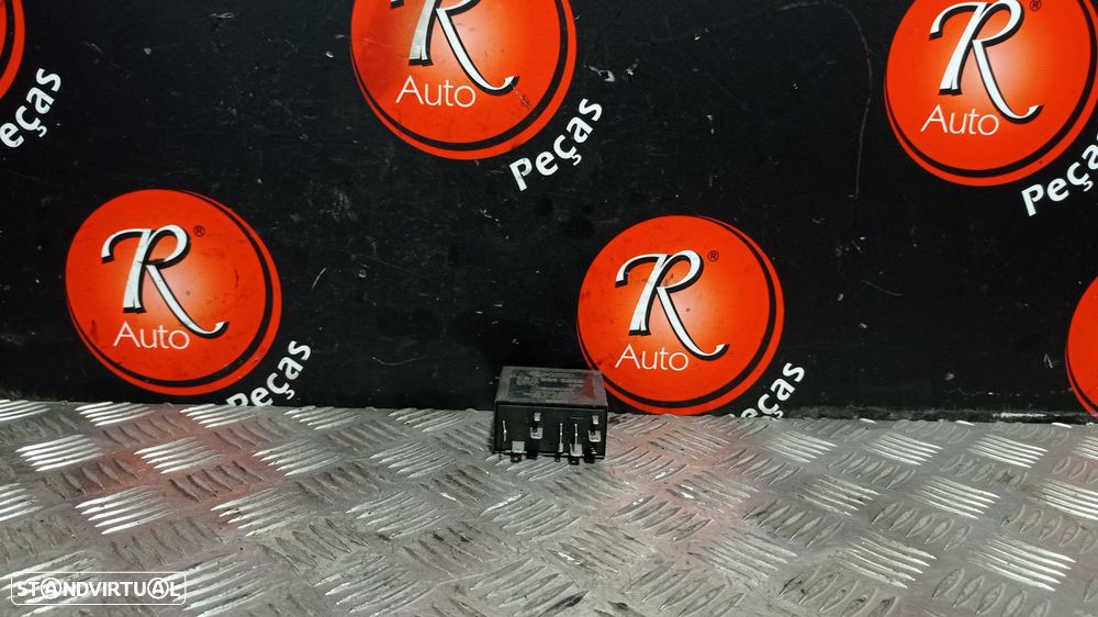 Relé De Para Brisas Volkswagen Golf Iv (1J1) - 2