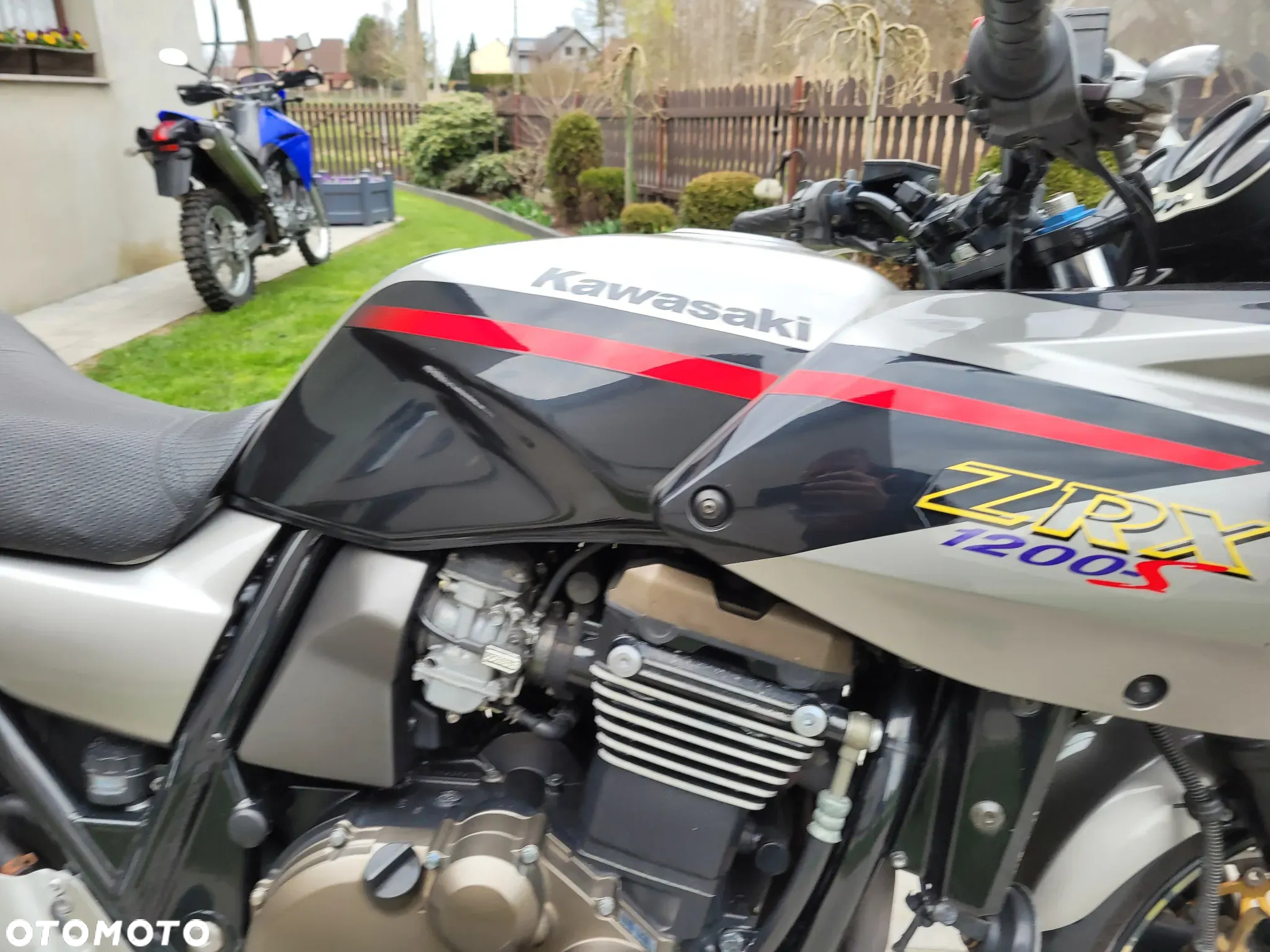 Kawasaki ZRX - 23