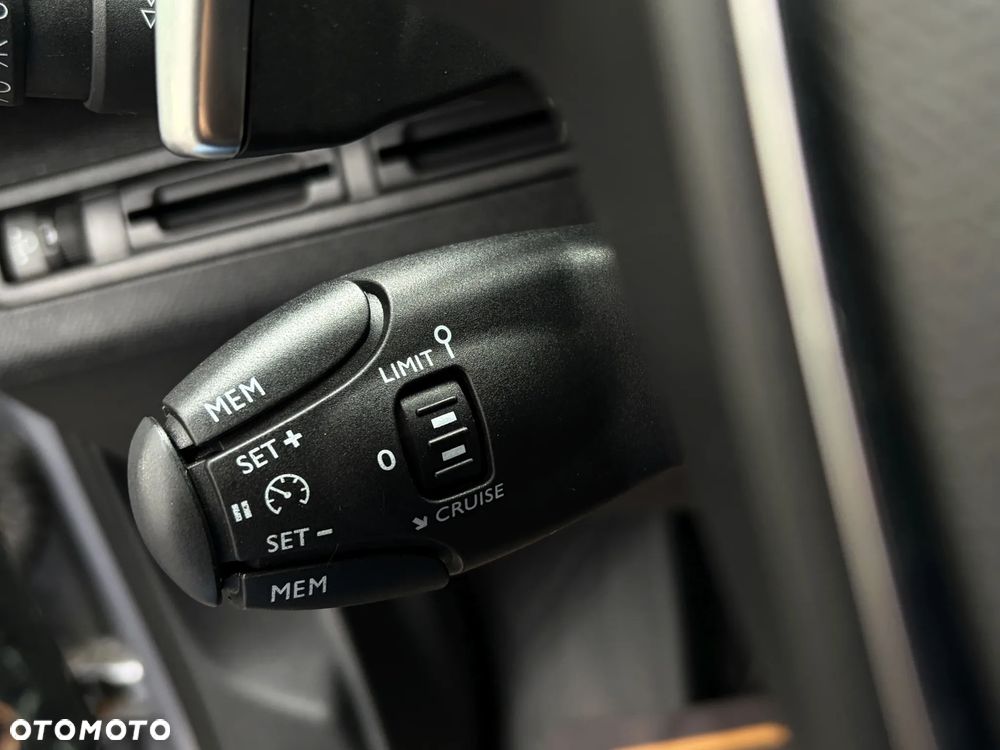 Peugeot 3008 BlueHDi 120 Stop & Start EAT6 Allure - 25