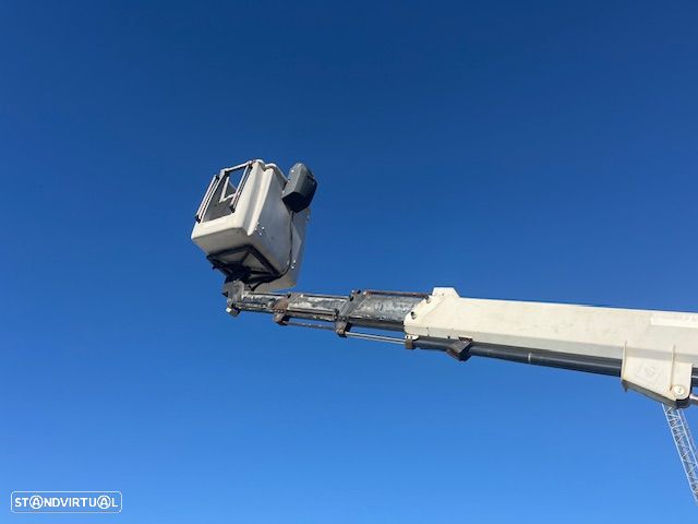 Nissan CABSTAR 3.0 COM BARQUINHA 20 M - 8