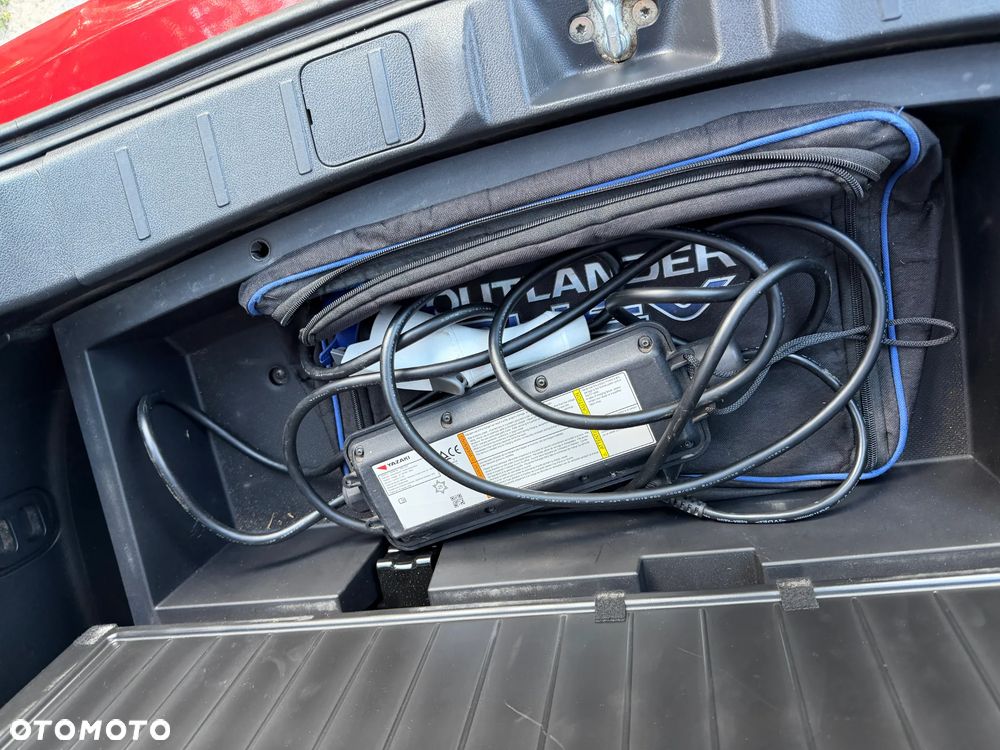 Mitsubishi Outlander Intense + - 33