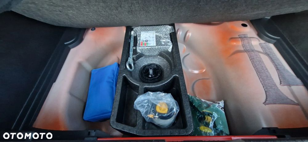 Opel Crossland X 1.2 T Design Line S&S - 24