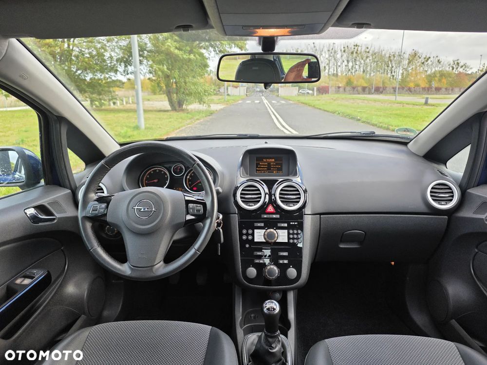 Opel Corsa 1.4 16V Cosmo - 5