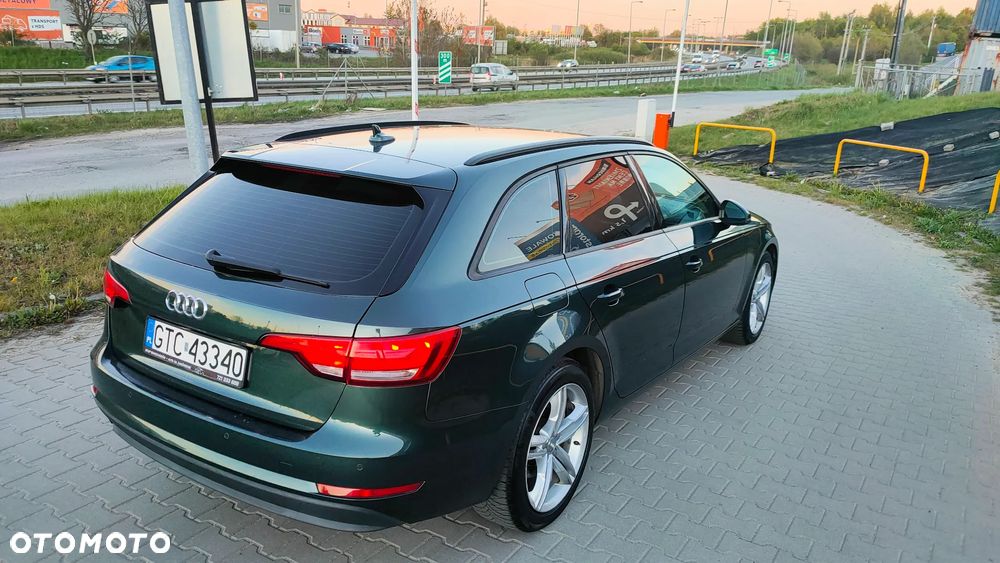 Audi A4 Avant 2.0 TDI ultra S tronic design - 30