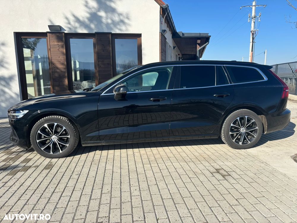 Volvo V60 B4 MHEV AT8 FWD Momentum Pro - 3