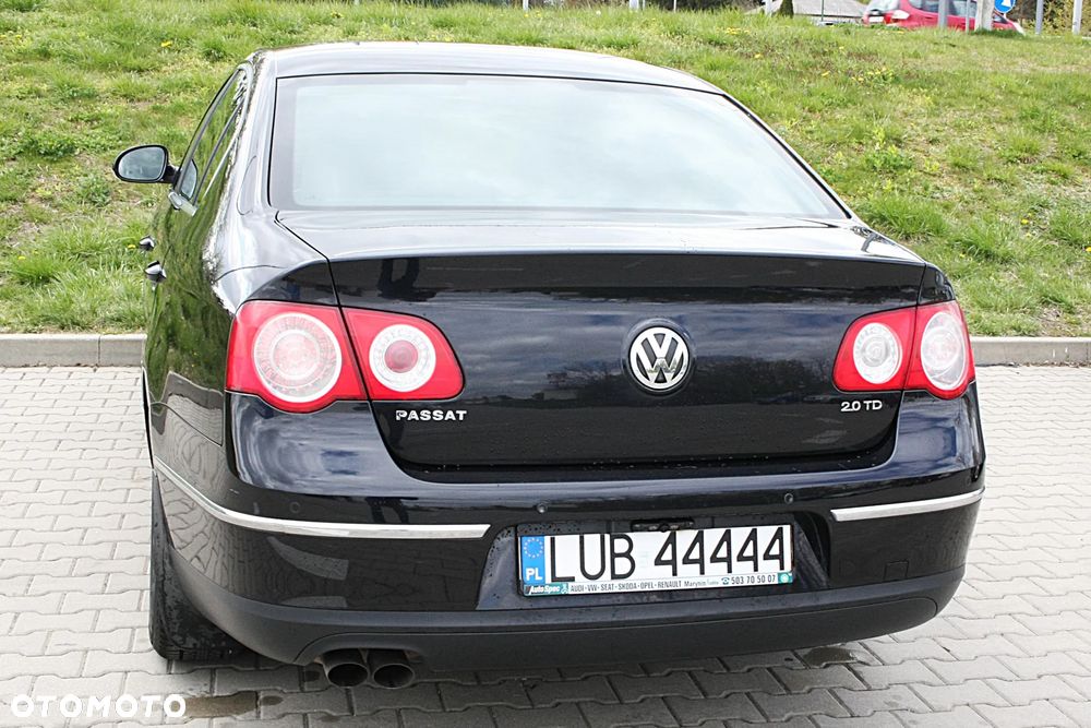 Volkswagen Passat 2.0 TDI DPF Highline DSG - 2