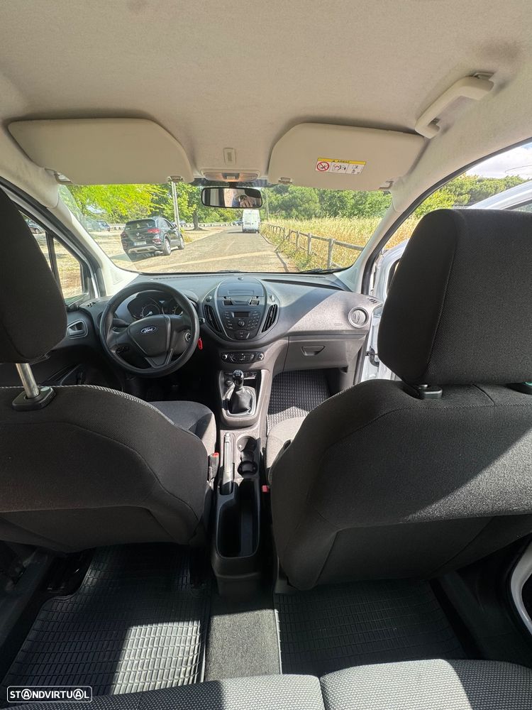 Ford Courier - 11