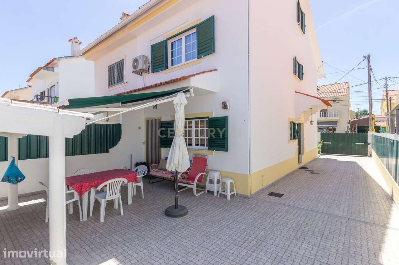 Moradia Geminada T3 com Jardim e Terraço na Quinta do Conde - Grande imagem: 5/24