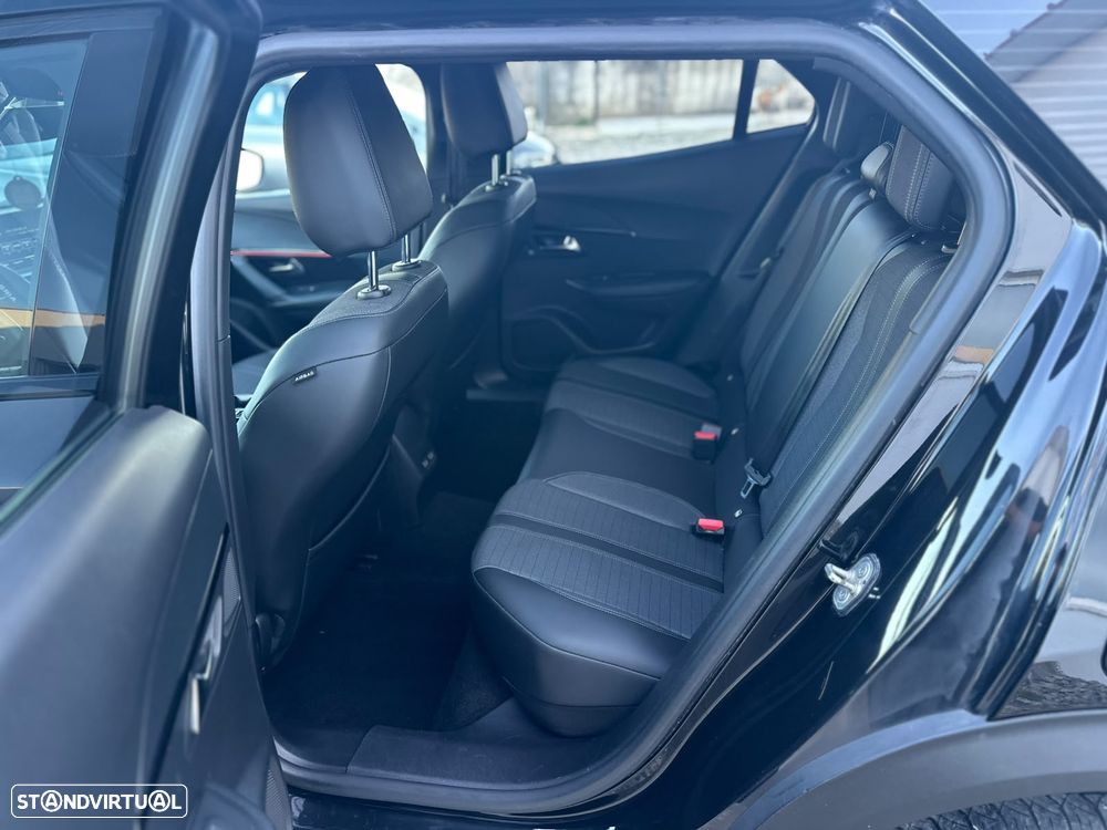 Peugeot 2008 PureTech 130 EAT8 GT Pack - 10