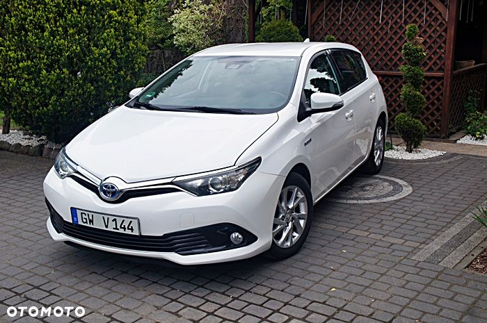 Toyota Auris 1.8 HSD Luna - 1