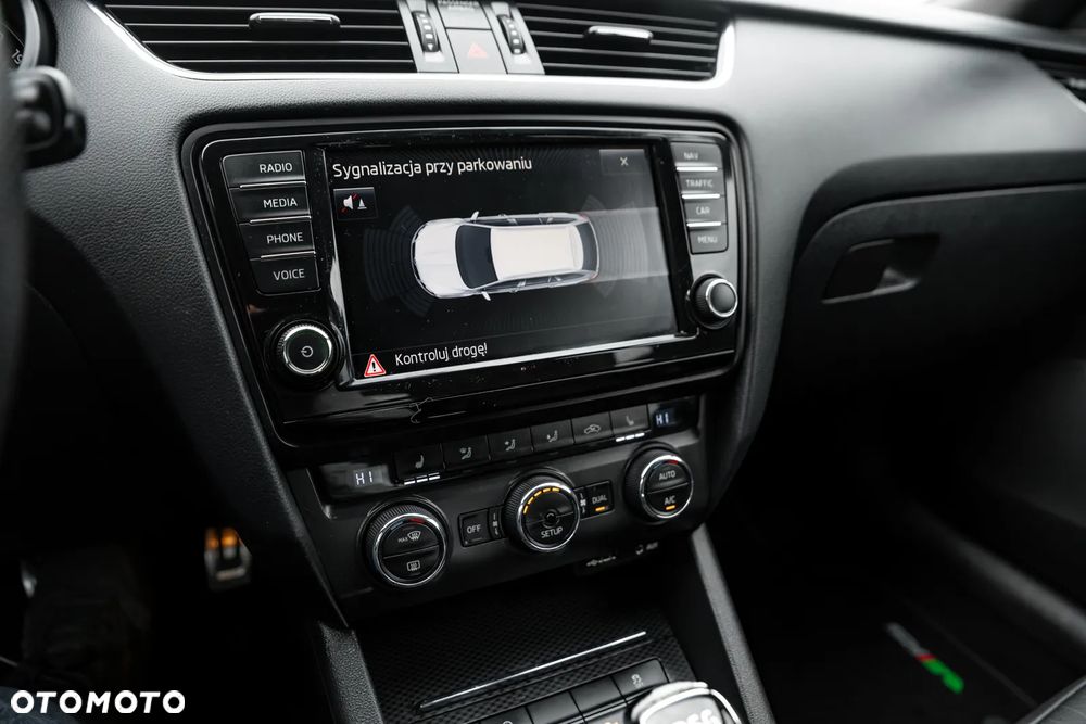 Skoda Octavia 2.0 TDI DSG RS - 34