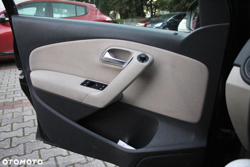 Volkswagen Polo 1.2 TSI Comfortline DSG - 27