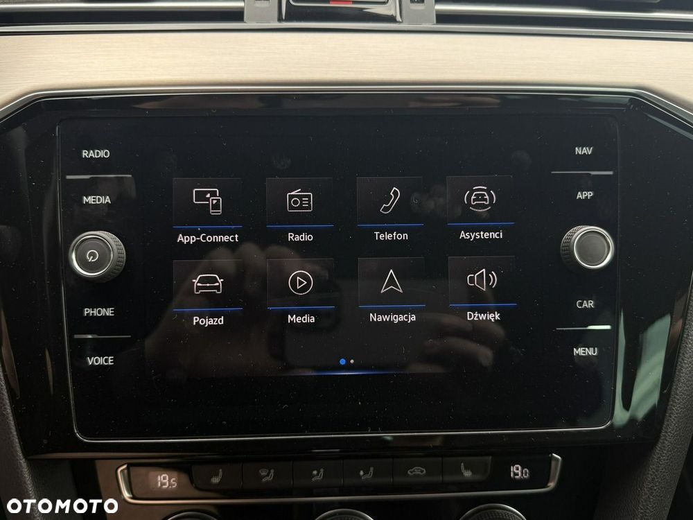 Volkswagen Passat 2.0 TSI Elegance DSG - 24