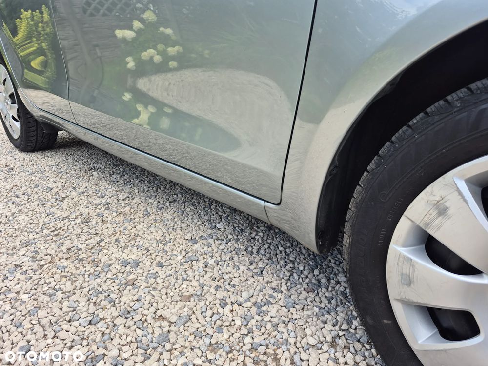 Toyota Yaris 1.3 VVT-i Sol - 18