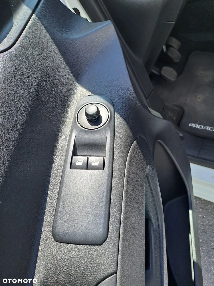 Toyota Proace City Verso 1.5 D-4D Business - 18