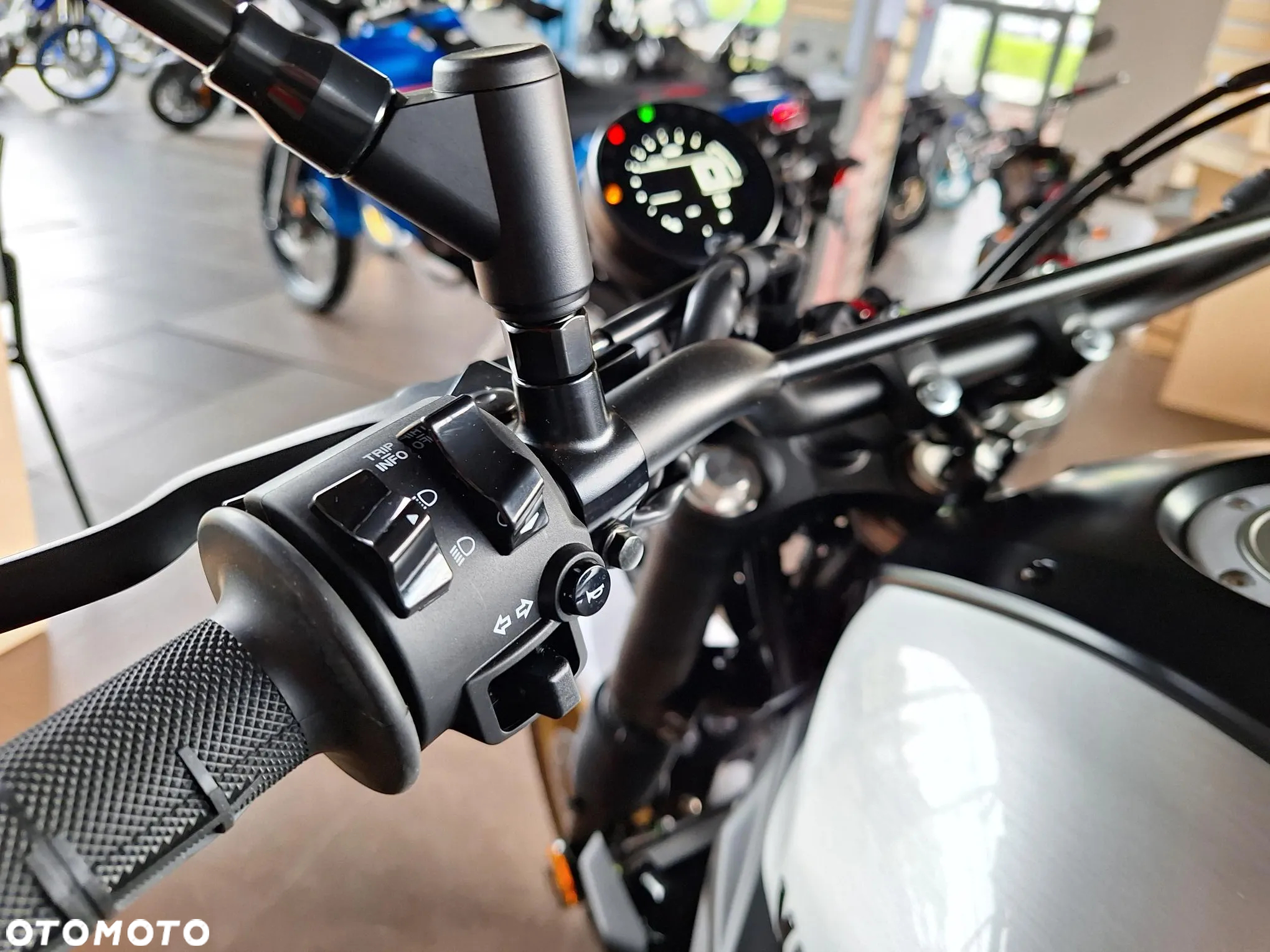 Yamaha XSR - 5